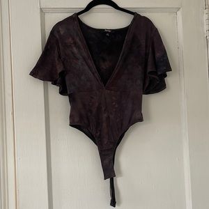 NWOT Impulsive short sleeve deep v bodysuit